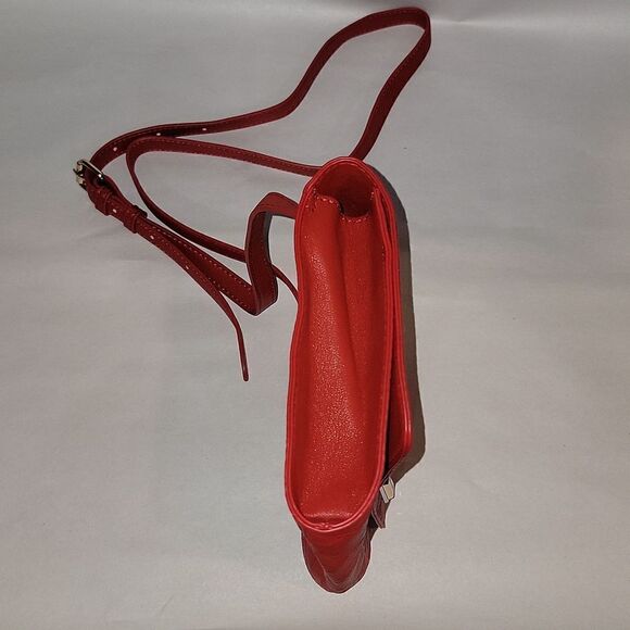 Hank & Henry Red Shimmer Crossbody Handbag • Adjustable Shoulder Strap - Picture 8 of 10